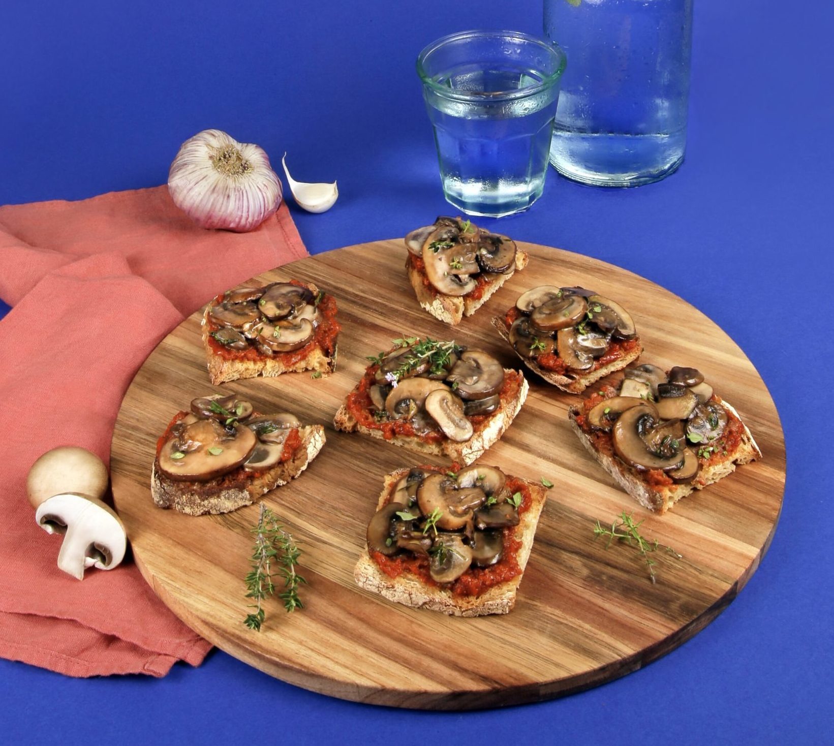 Toast European Toasts de pain au levain ail-champignon - European Mushrooms